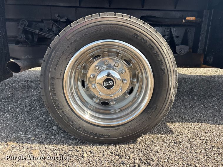 image for item EG8871 2012 Ford F450 Super Duty dump truck