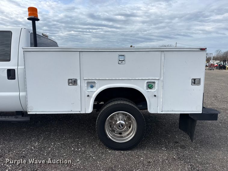 image for item EG8877 2012 Ford F550 Super Duty Crew Cab utility / service truck