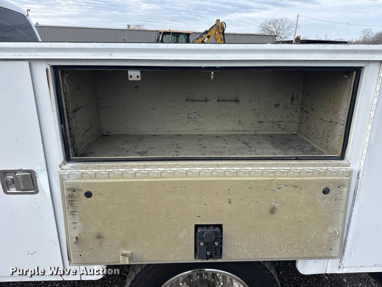 image for item EG8877 2012 Ford F550 Super Duty Crew Cab utility / service truck