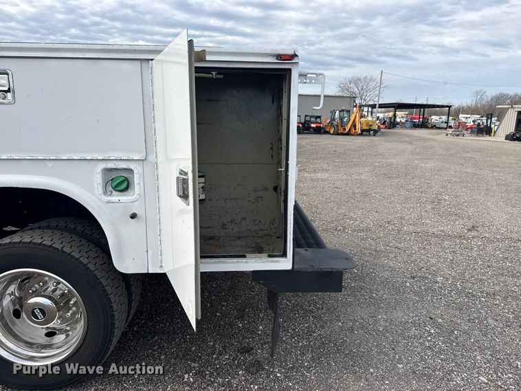 image for item EG8877 2012 Ford F550 Super Duty Crew Cab utility / service truck