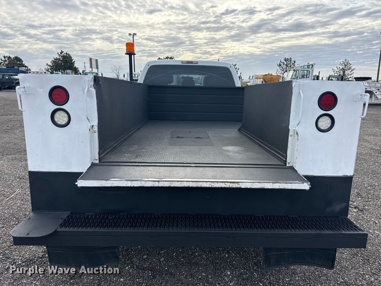 image for item EG8877 2012 Ford F550 Super Duty Crew Cab utility / service truck