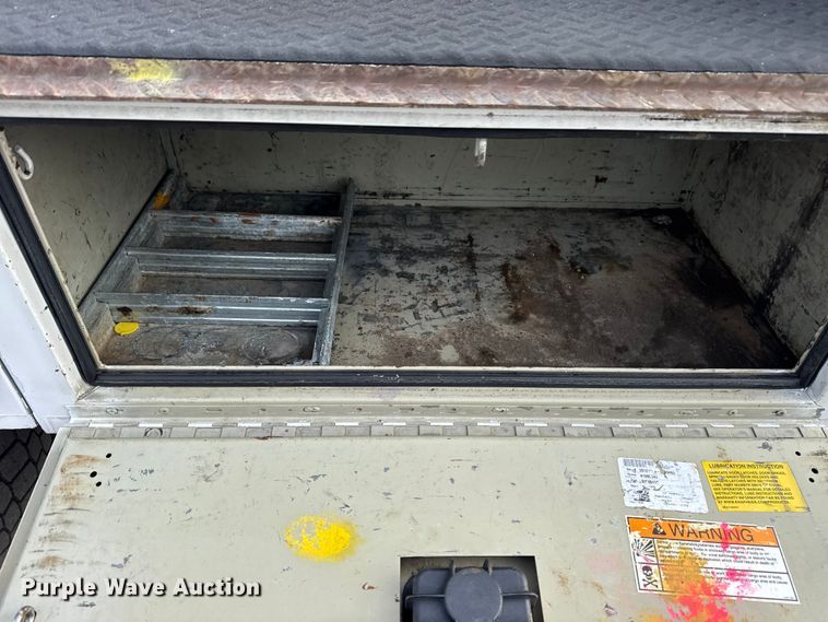 image for item EG8877 2012 Ford F550 Super Duty Crew Cab utility / service truck