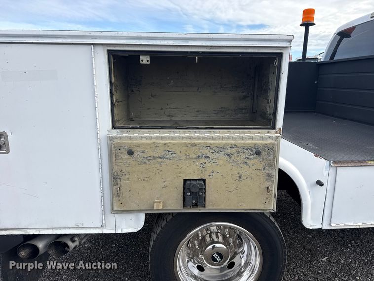 image for item EG8877 2012 Ford F550 Super Duty Crew Cab utility / service truck