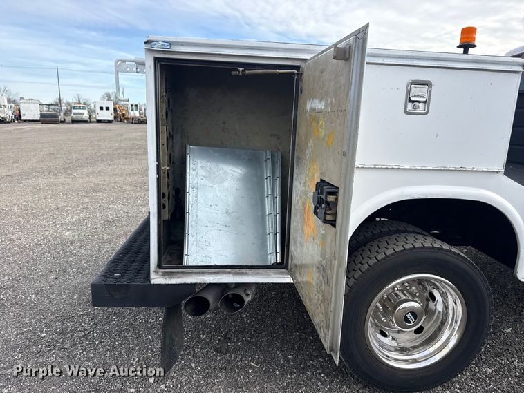 image for item EG8877 2012 Ford F550 Super Duty Crew Cab utility / service truck