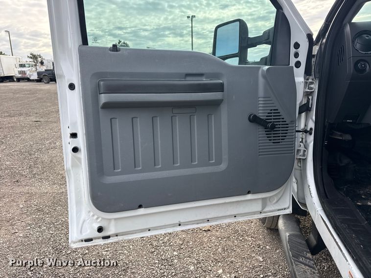 image for item EG8877 2012 Ford F550 Super Duty Crew Cab utility / service truck