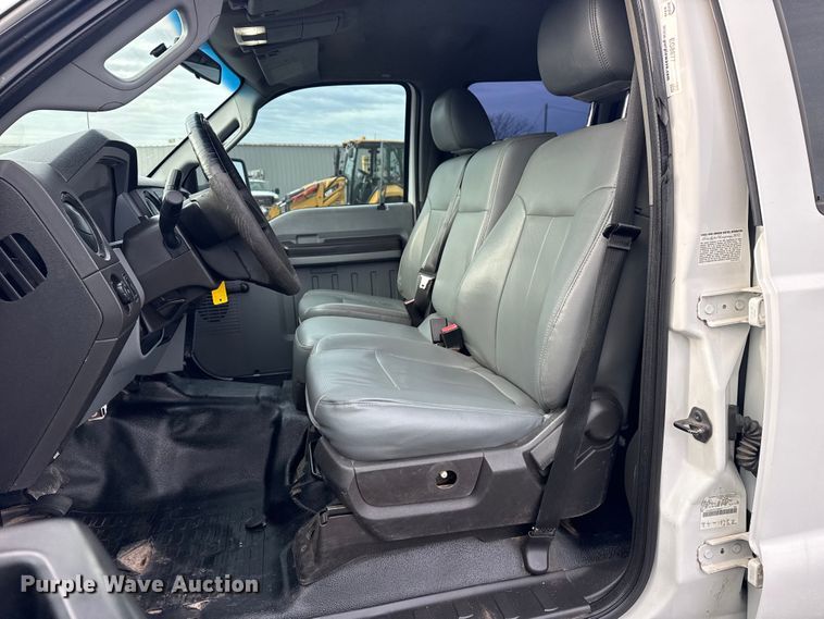 image for item EG8877 2012 Ford F550 Super Duty Crew Cab utility / service truck