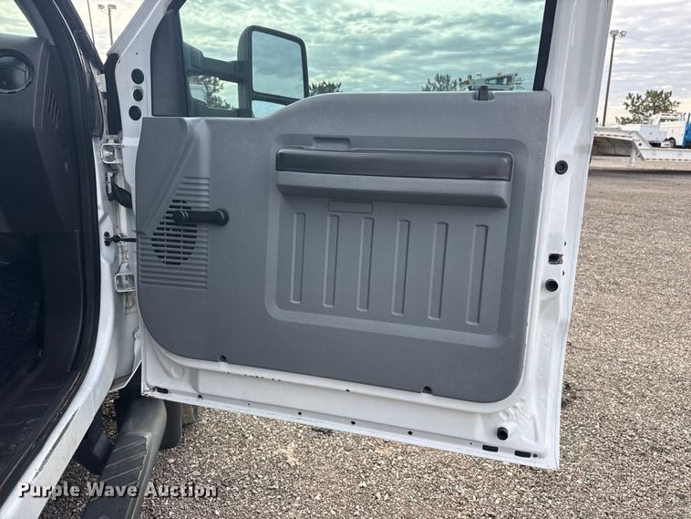 image for item EG8877 2012 Ford F550 Super Duty Crew Cab utility / service truck