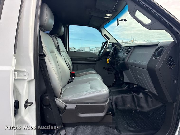 image for item EG8877 2012 Ford F550 Super Duty Crew Cab utility / service truck