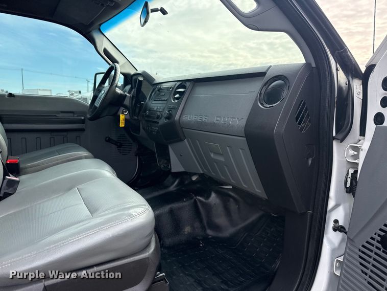 image for item EG8877 2012 Ford F550 Super Duty Crew Cab utility / service truck
