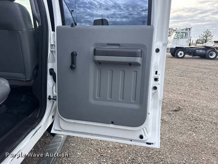 image for item EG8877 2012 Ford F550 Super Duty Crew Cab utility / service truck