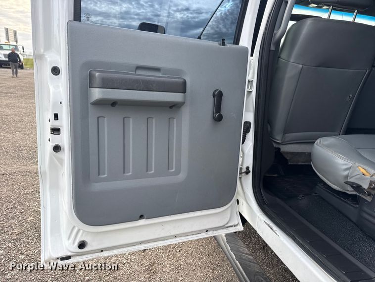 image for item EG8877 2012 Ford F550 Super Duty Crew Cab utility / service truck