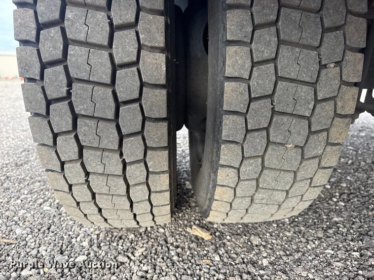 image for item EG8877 2012 Ford F550 Super Duty Crew Cab utility / service truck