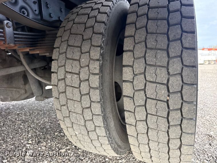 image for item EG8877 2012 Ford F550 Super Duty Crew Cab utility / service truck