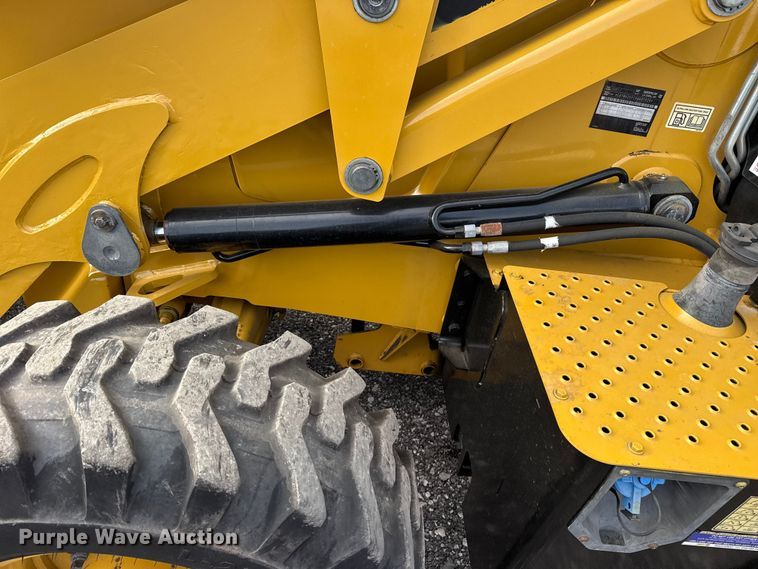 image for item EG8878 2017 Caterpillar 420F2IT backhoe