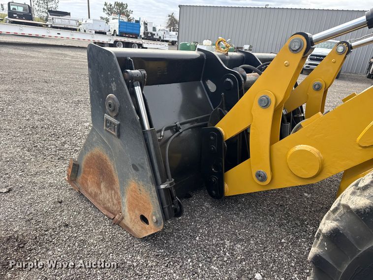 image for item EG8878 2017 Caterpillar 420F2IT backhoe