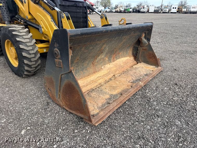 image for item EG8878 2017 Caterpillar 420F2IT backhoe