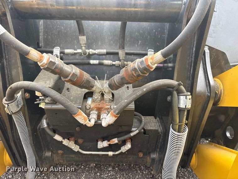 image for item EG8878 2017 Caterpillar 420F2IT backhoe