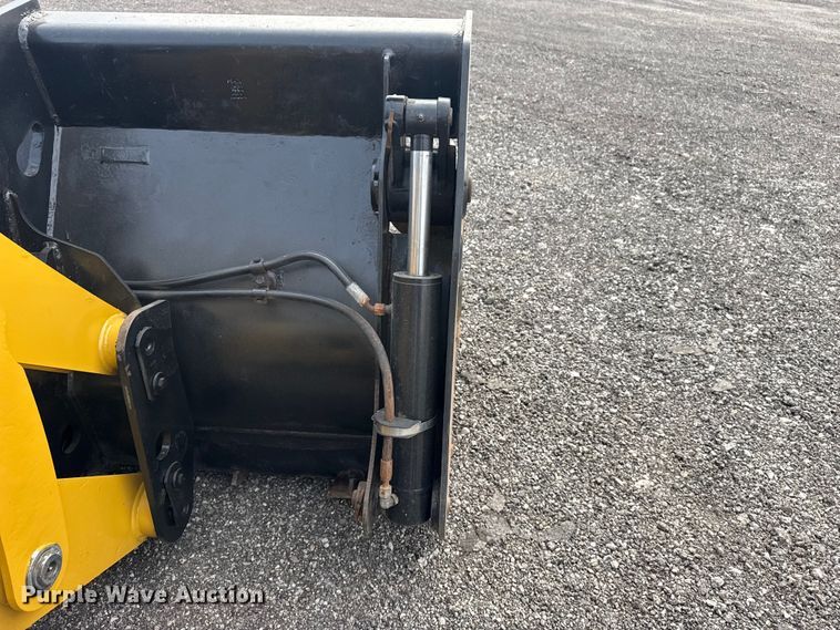 image for item EG8878 2017 Caterpillar 420F2IT backhoe