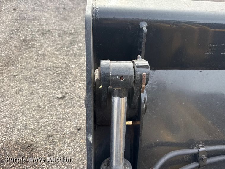 image for item EG8878 2017 Caterpillar 420F2IT backhoe