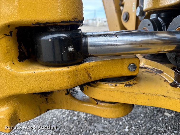 image for item EG8878 2017 Caterpillar 420F2IT backhoe