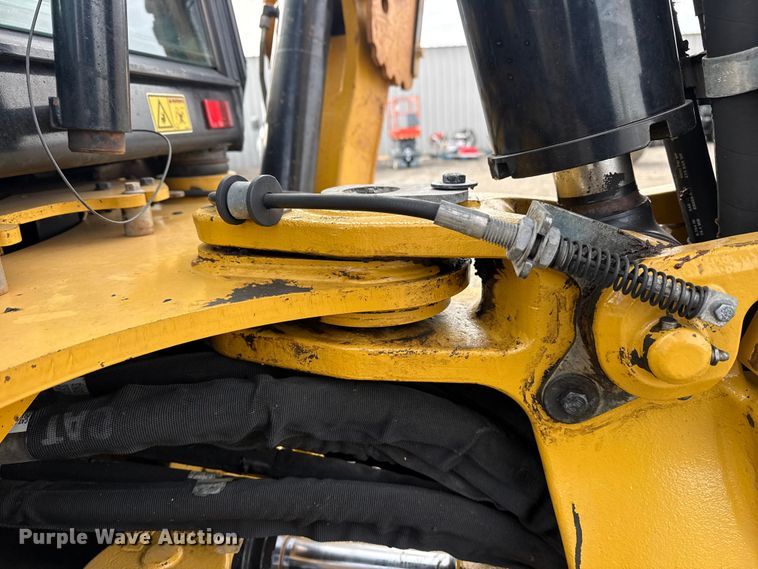 image for item EG8878 2017 Caterpillar 420F2IT backhoe