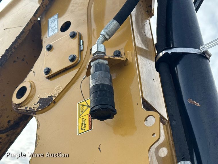 image for item EG8878 2017 Caterpillar 420F2IT backhoe