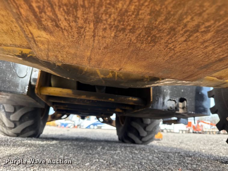 image for item EG8878 2017 Caterpillar 420F2IT backhoe