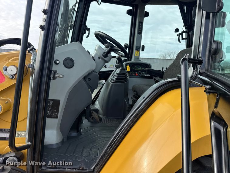 image for item EG8878 2017 Caterpillar 420F2IT backhoe