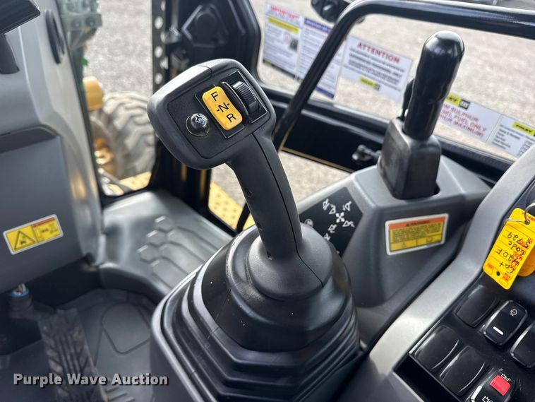 image for item EG8878 2017 Caterpillar 420F2IT backhoe