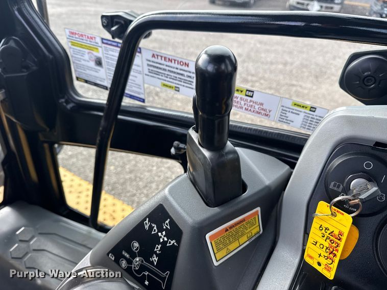 image for item EG8878 2017 Caterpillar 420F2IT backhoe