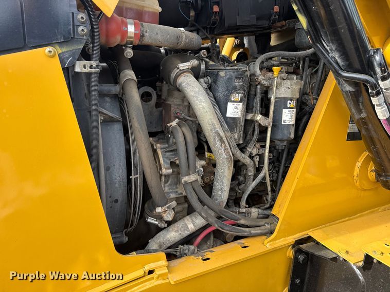 image for item EG8878 2017 Caterpillar 420F2IT backhoe