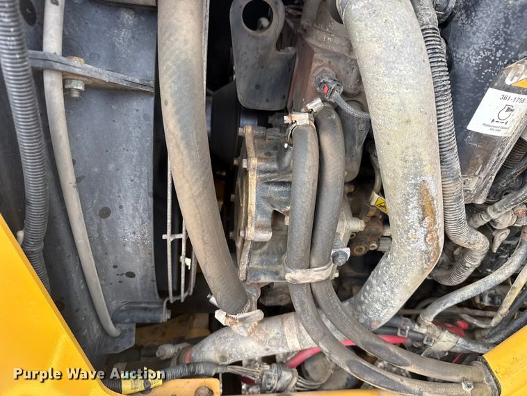 image for item EG8878 2017 Caterpillar 420F2IT backhoe