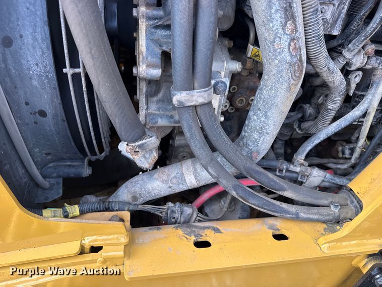 image for item EG8878 2017 Caterpillar 420F2IT backhoe