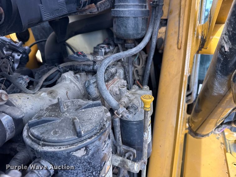 image for item EG8878 2017 Caterpillar 420F2IT backhoe