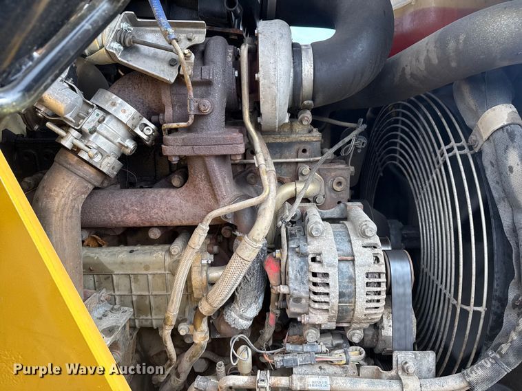 image for item EG8878 2017 Caterpillar 420F2IT backhoe