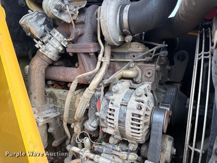 image for item EG8878 2017 Caterpillar 420F2IT backhoe