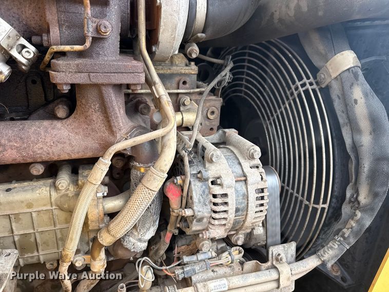 image for item EG8878 2017 Caterpillar 420F2IT backhoe