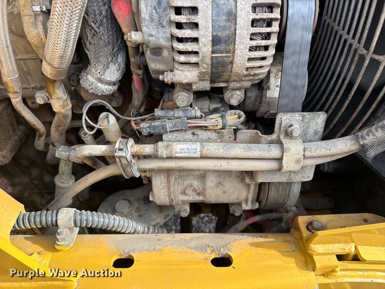 image for item EG8878 2017 Caterpillar 420F2IT backhoe