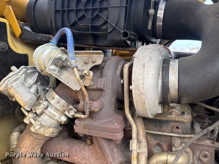 image for item EG8878 2017 Caterpillar 420F2IT backhoe