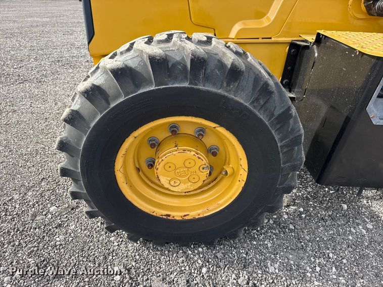 image for item EG8878 2017 Caterpillar 420F2IT backhoe