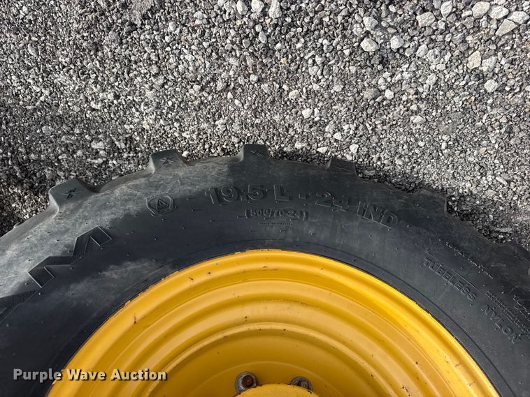 image for item EG8878 2017 Caterpillar 420F2IT backhoe