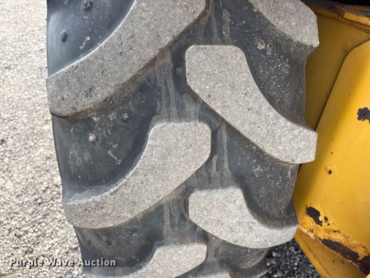 image for item EG8878 2017 Caterpillar 420F2IT backhoe