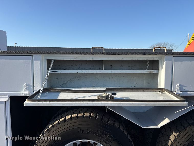 image for item EG8881 2012 Freightliner Business Class M2 crane truck