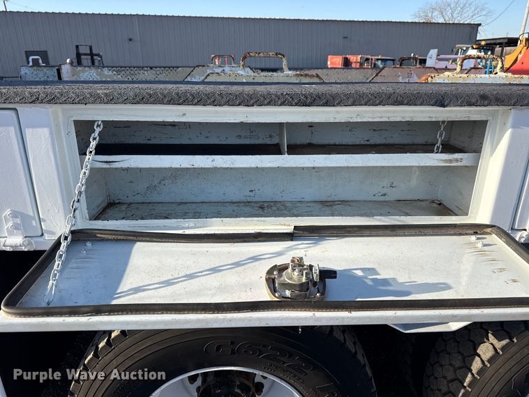 image for item EG8881 2012 Freightliner Business Class M2 crane truck