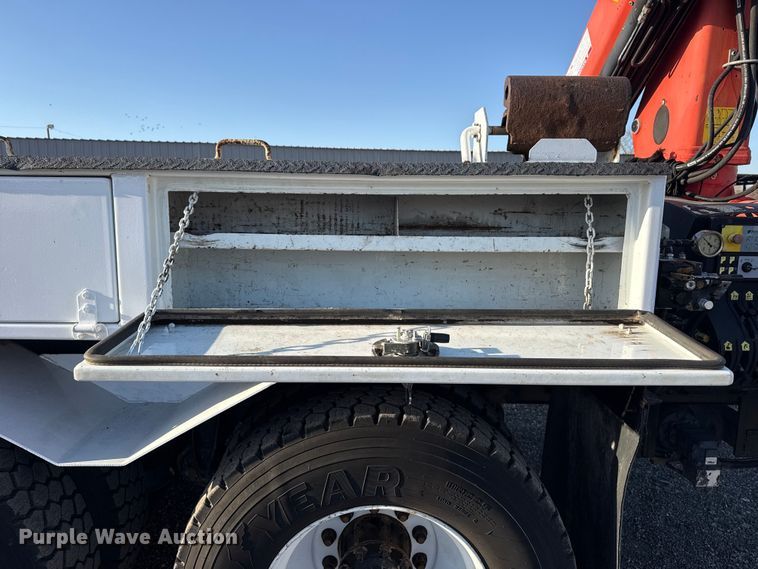 image for item EG8881 2012 Freightliner Business Class M2 crane truck