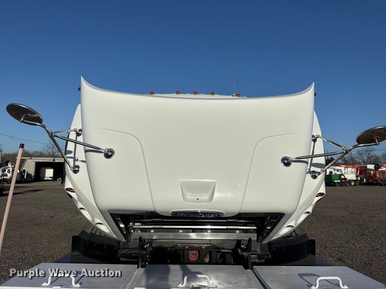 image for item EG8881 2012 Freightliner Business Class M2 crane truck