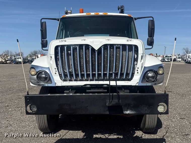image for item EG8892 2011 International  7500 utility / service truck