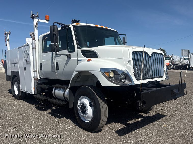 image for item EG8892 2011 International  7500 utility / service truck