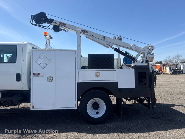 image for item EG8892 2011 International  7500 utility / service truck