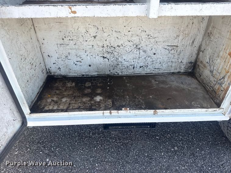 image for item EG8892 2011 International  7500 utility / service truck